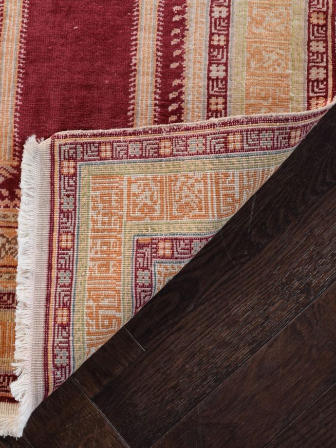 トライバルラグの裏面