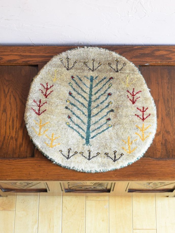 丸い形のギャッベ