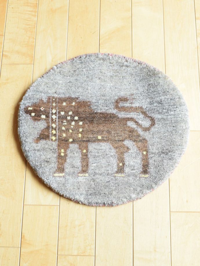 丸い形のギャッベ