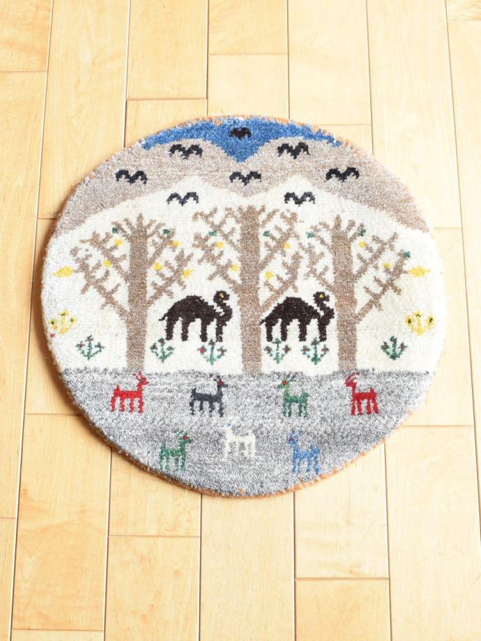 丸い形のギャッベ