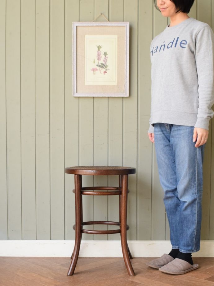 英国アンティークのベントウッドスツール