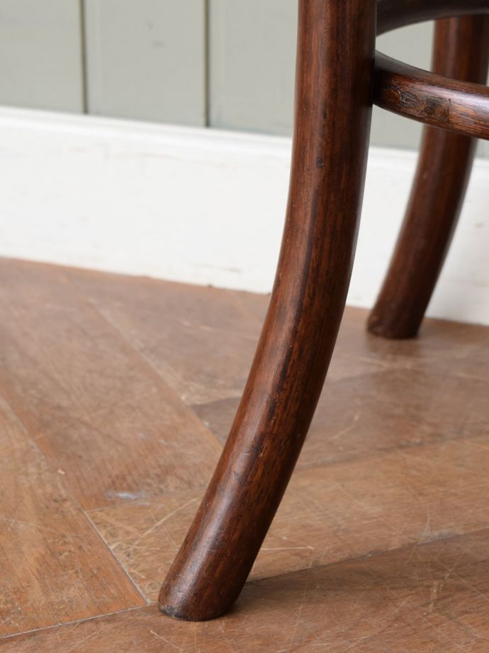 ベントウッドチェアの脚