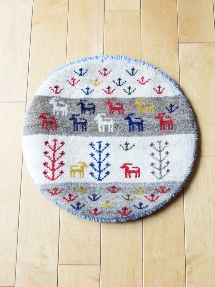 丸い形のギャッベ