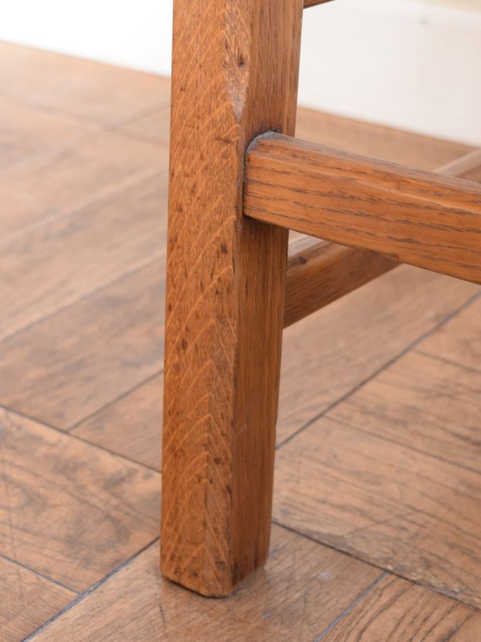 アンティークチェアの脚