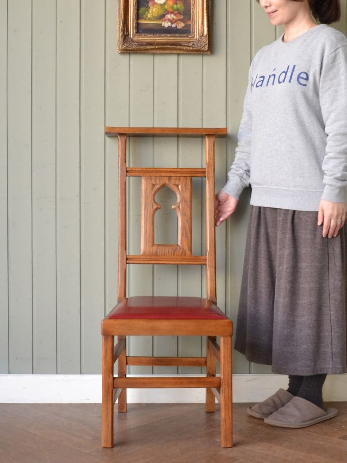 英国アンティークのチャーチチェア