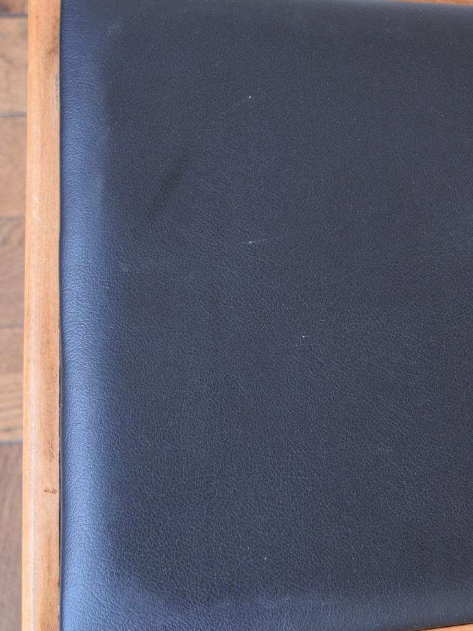 アンティークチェアの座面の生地