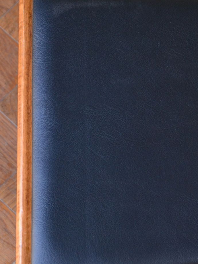 アンティークチェアの座面の生地