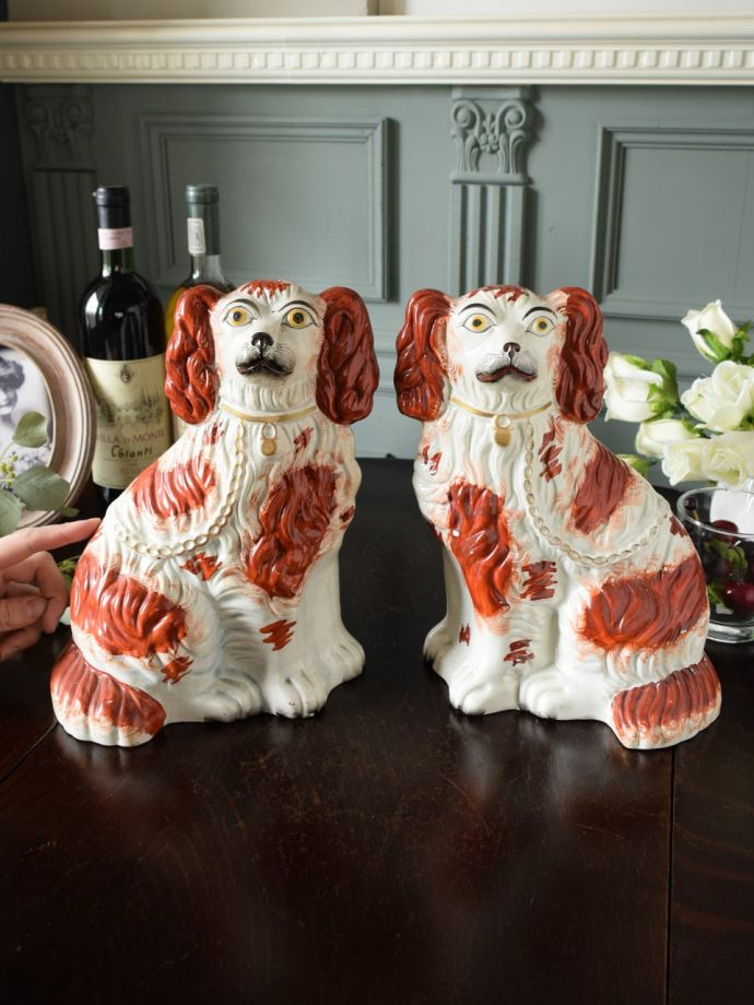 英国ビクトリアンを代表するアンティークの置物、スタッフォードシャー