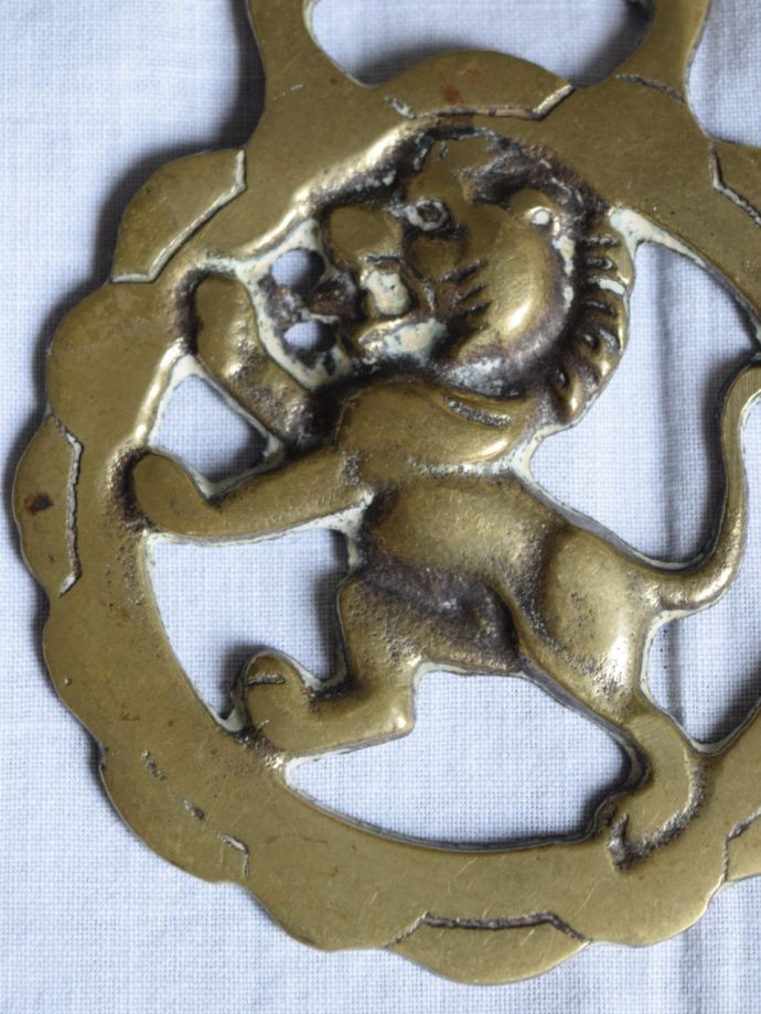 アンティークの真鍮ホースブレス