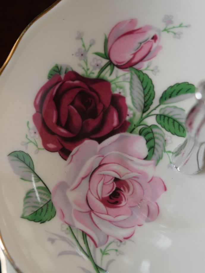 アンティークのケーキスタンド