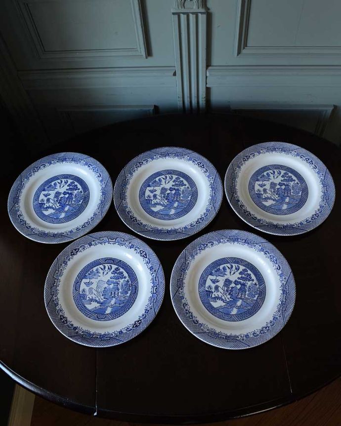 英国アンティークのおしゃれな食器