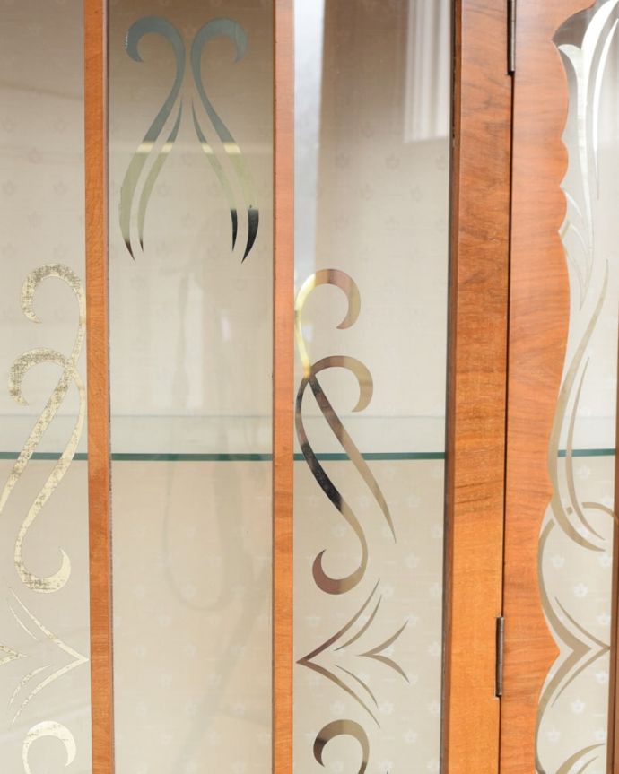 ガラス扉にある装飾