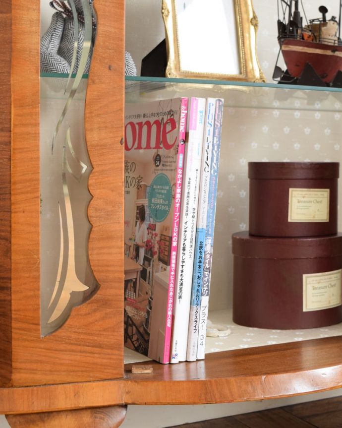 収納たっぷりのキャビネット