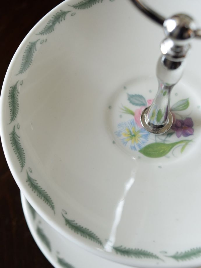 アンティークのケーキスタンド