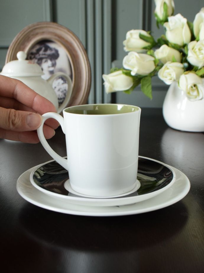 スージークーパーのカップ＆ソーサー(トリオ)