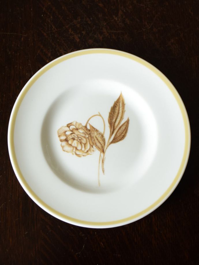 英国アンティークのおしゃれな食器