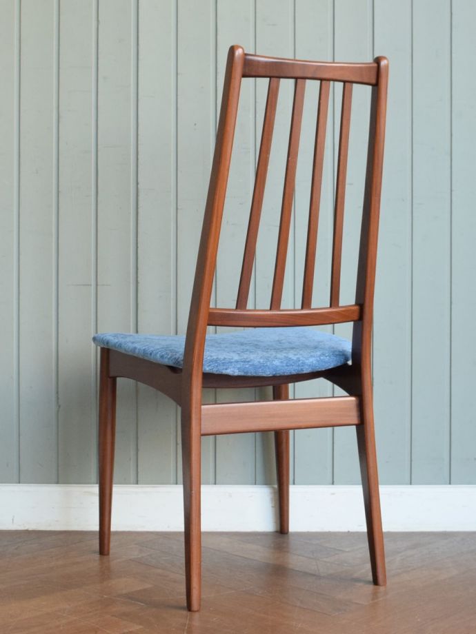 ビンテージチェアの後ろ姿