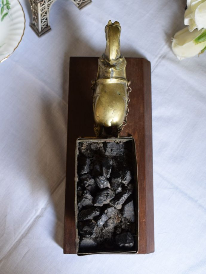 アンティークの真鍮オブジェ