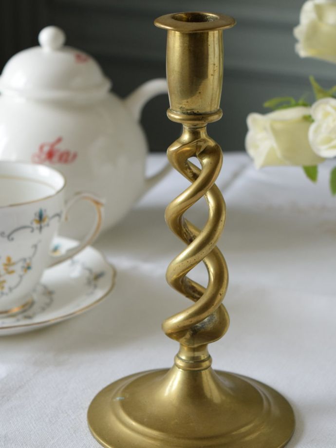 アンティーク真鍮製のキャンドルスタンド