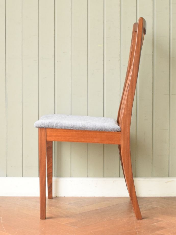 G-planの椅子の側面