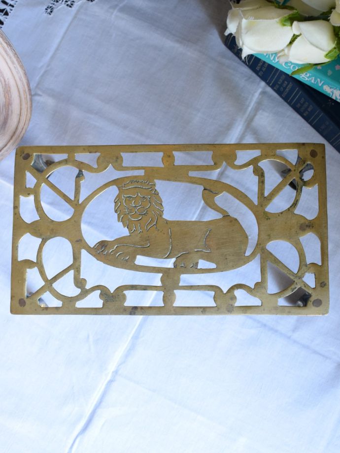 アンティークの真鍮ケトルスタンド