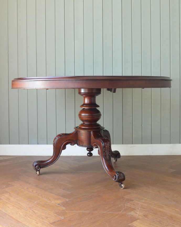 アンティークのテーブル アンティーク家具 ティルトップテーブル サイドはこんな感じ横から見るとこんな感じ。(m-665-f)