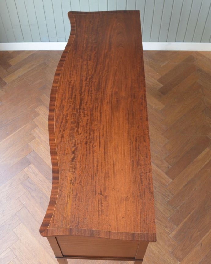 アンティークのキャビネット アンティーク家具 サイドボード 上から見てるとこんな感じです。(m-666-f)