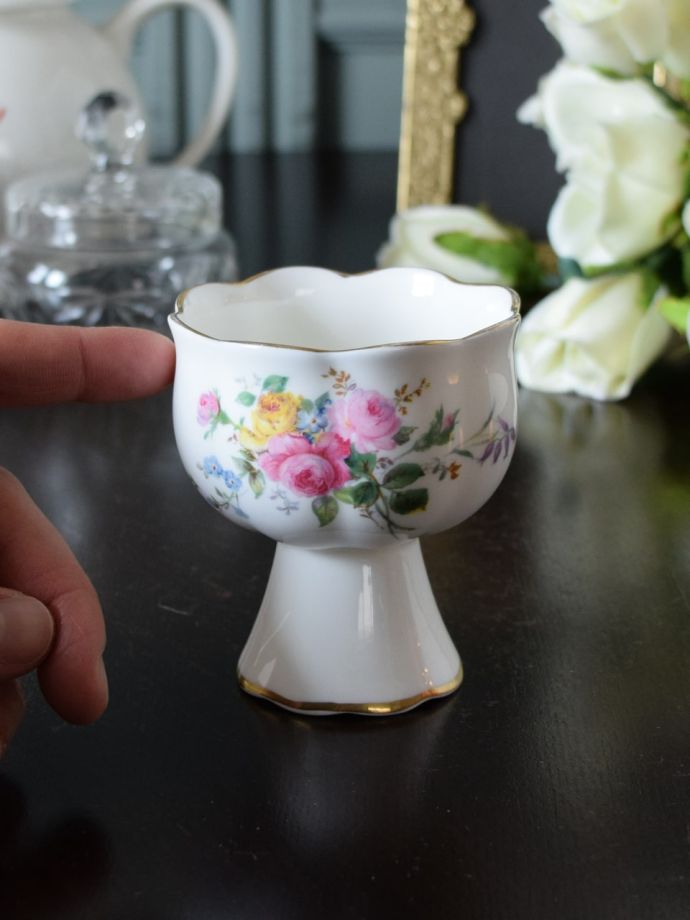 陶磁器のフラワーベース
