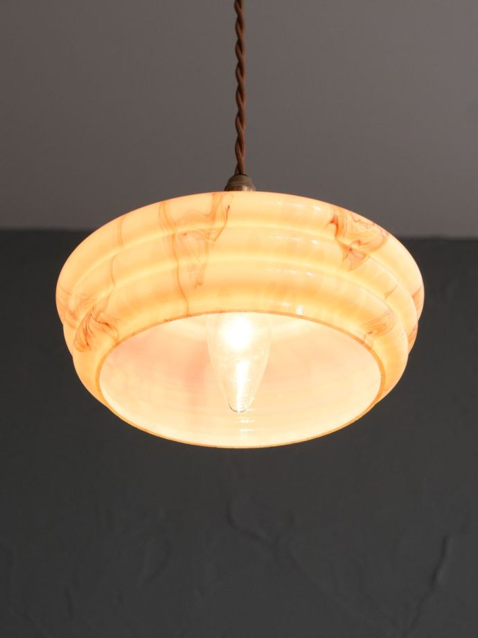 アンティーク照明の美しい灯り