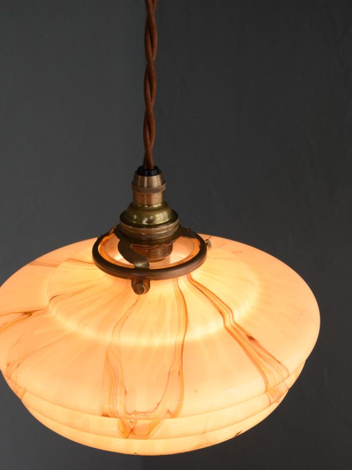 アンティークのガラスシェード