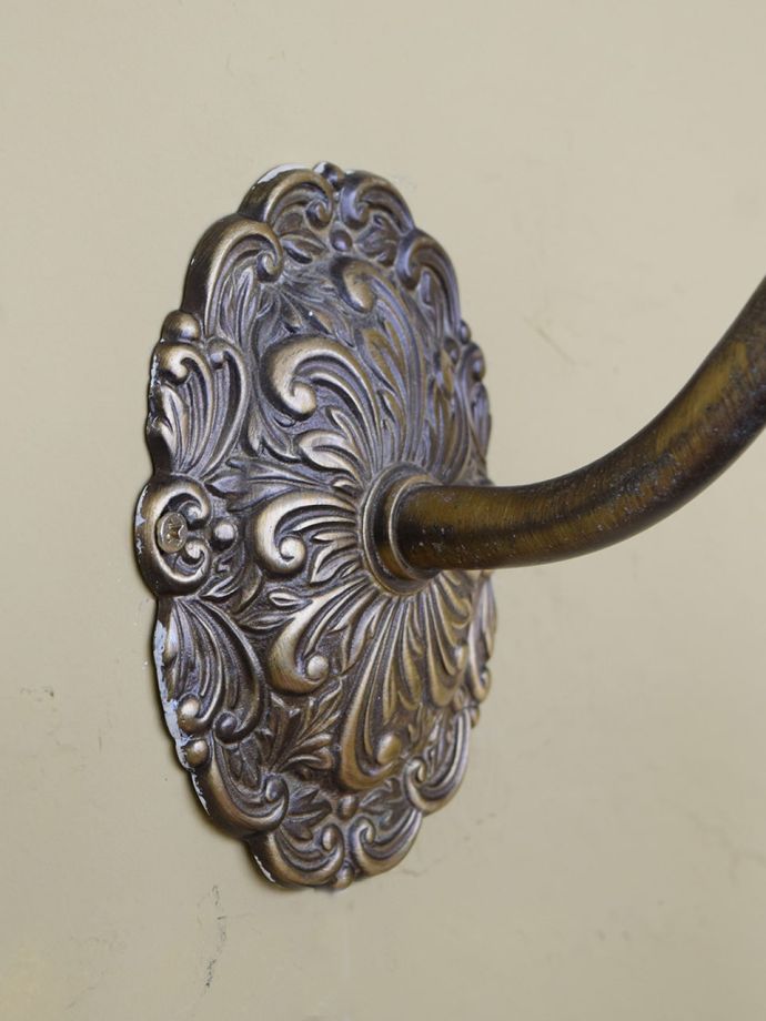 壁付け照明の土台部分