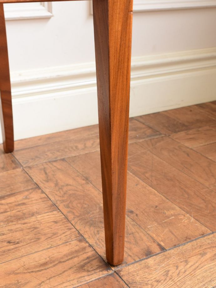 G-PLANの椅子の脚