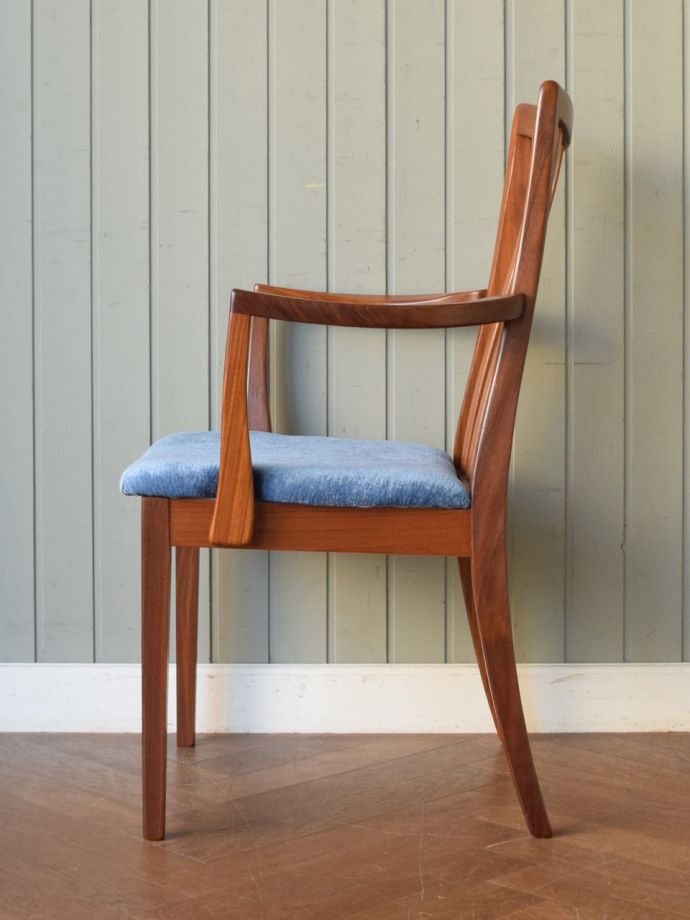 G-planの椅子の側面