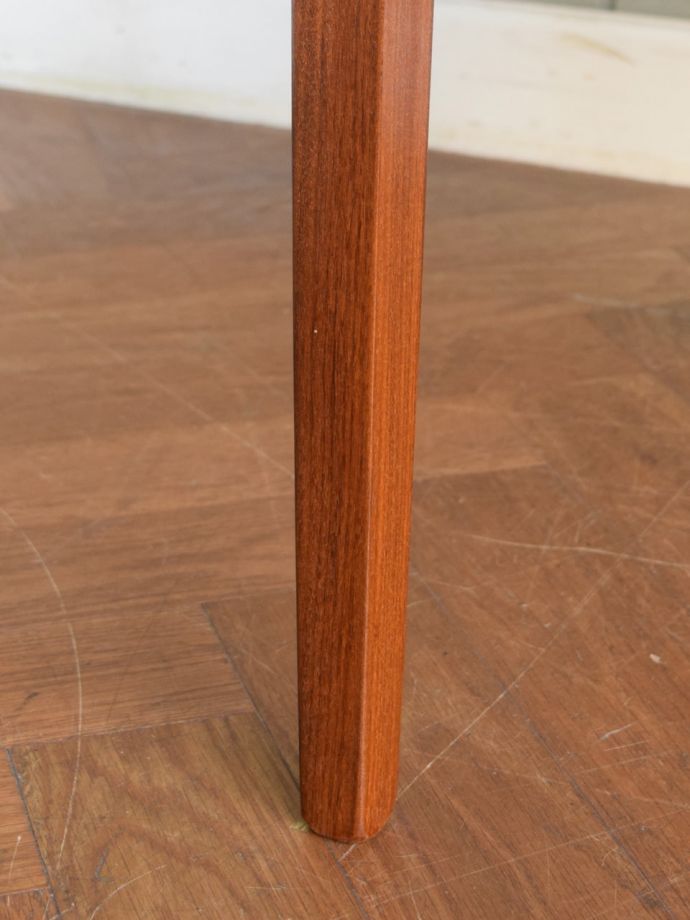 G-PLANの椅子の脚