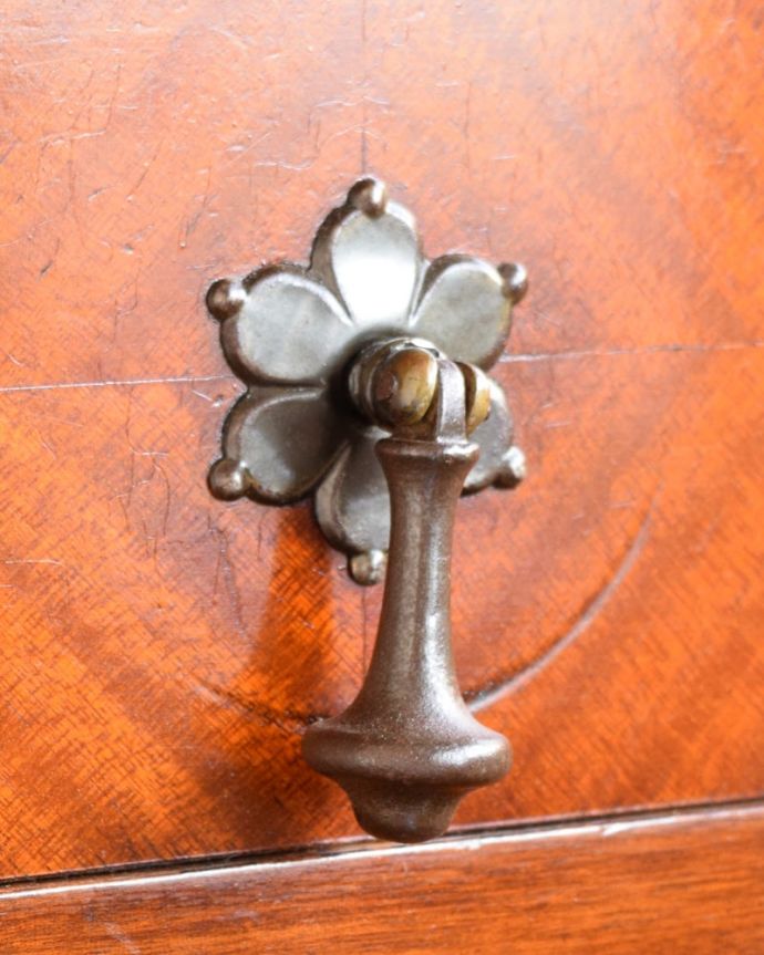 アンティークのキャビネット　アンティーク家具　ミラーバックサイドボード　開けるたびに、ワクワクしちゃう。(m-669-f)