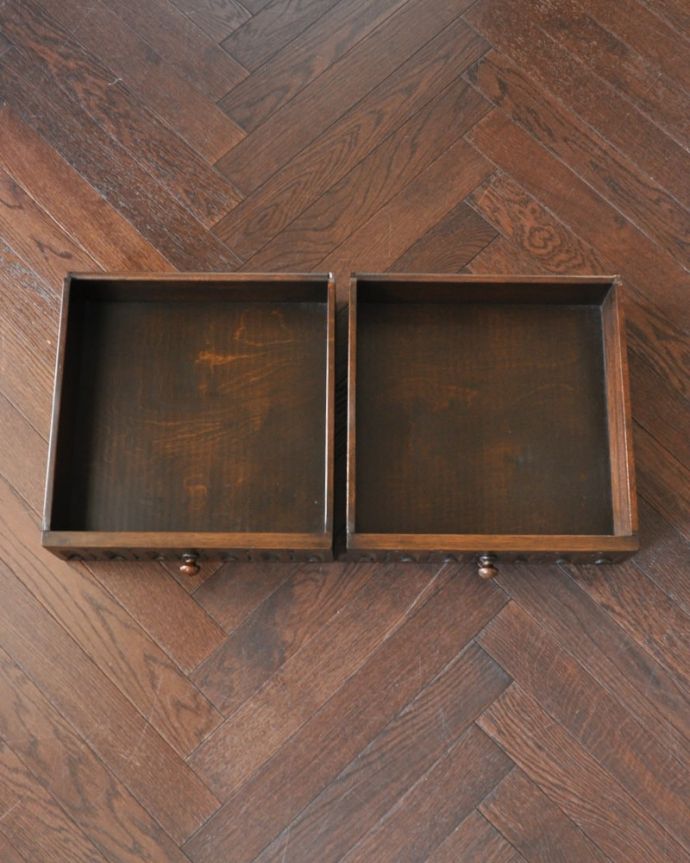 アンティークのキャビネット アンティーク家具 カップボード 引き出しの中もキレイですもちろん引き出しの中も職人がキレイに修復しました。(m-670-f)