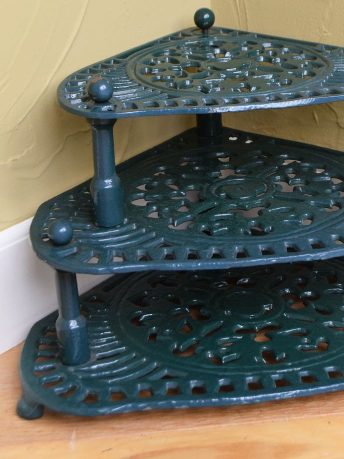 アンティークのパンスタンド