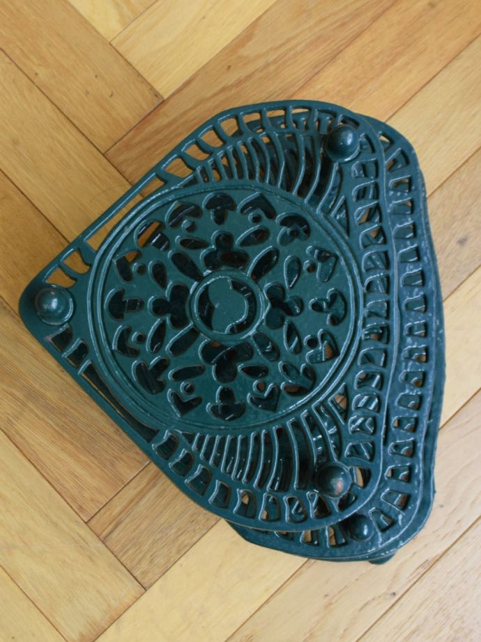 おしゃれなアイアンのスタンド