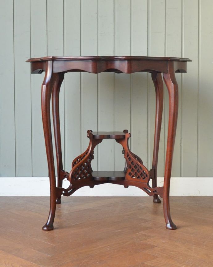 アンティーク家具の側面