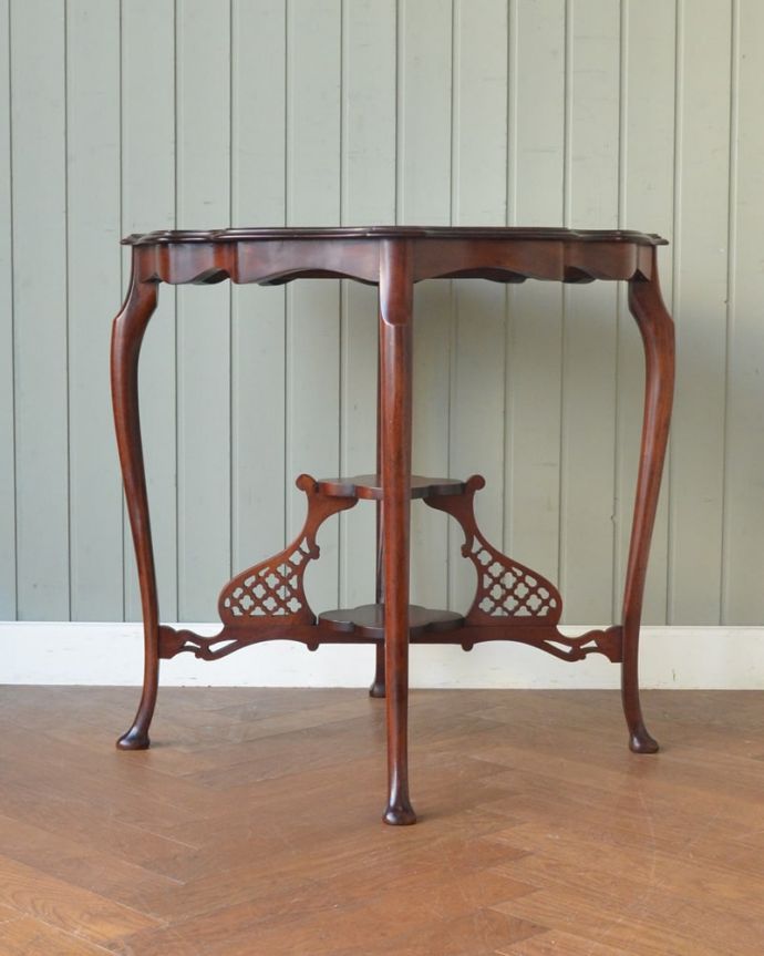 オケージョナルテーブルの側面