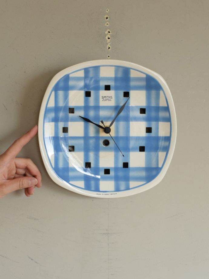 スミス社の壁掛け時計