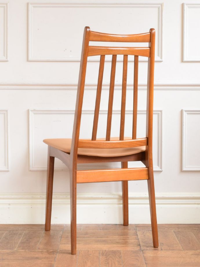 ビンテージチェアの後ろ姿