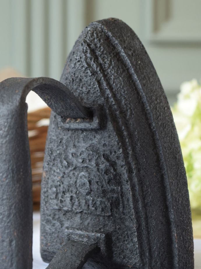 アンティークのアイロン