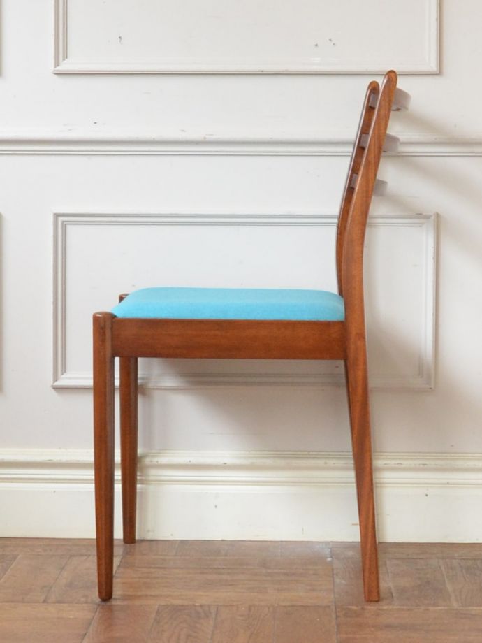 G-planの椅子の側面