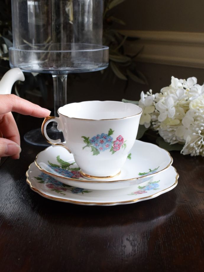 イギリスのカップ&ソーサー(トリオ)