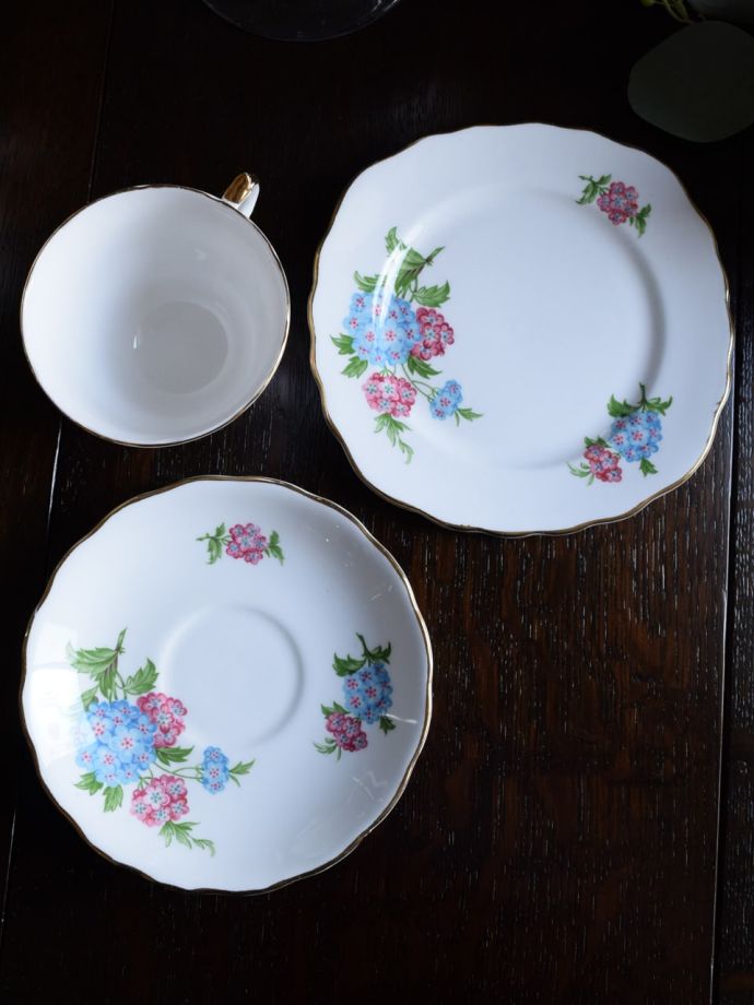 英国アンティークのおしゃれな食器