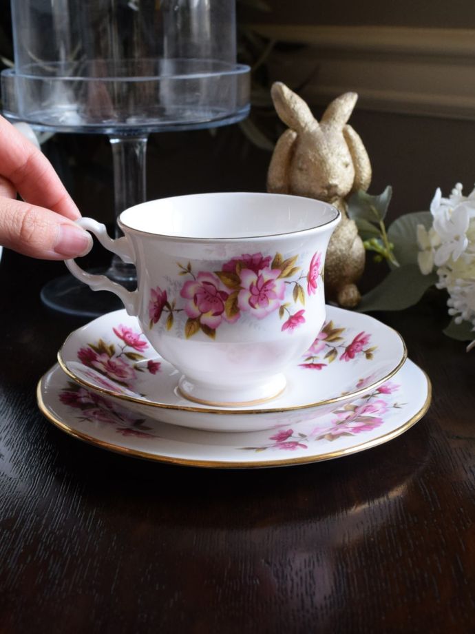 イギリスのカップ＆ソーサー(トリオ)