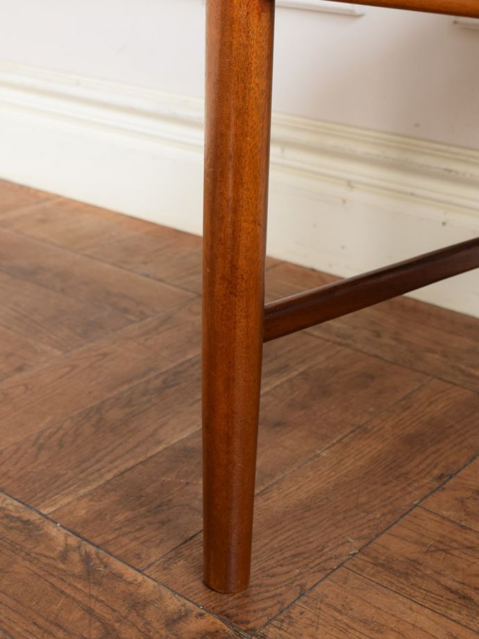 アンティーク椅子の脚