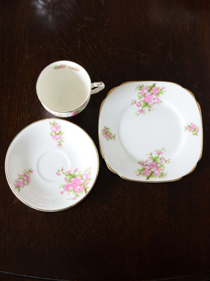 英国アンティークのおしゃれな食器