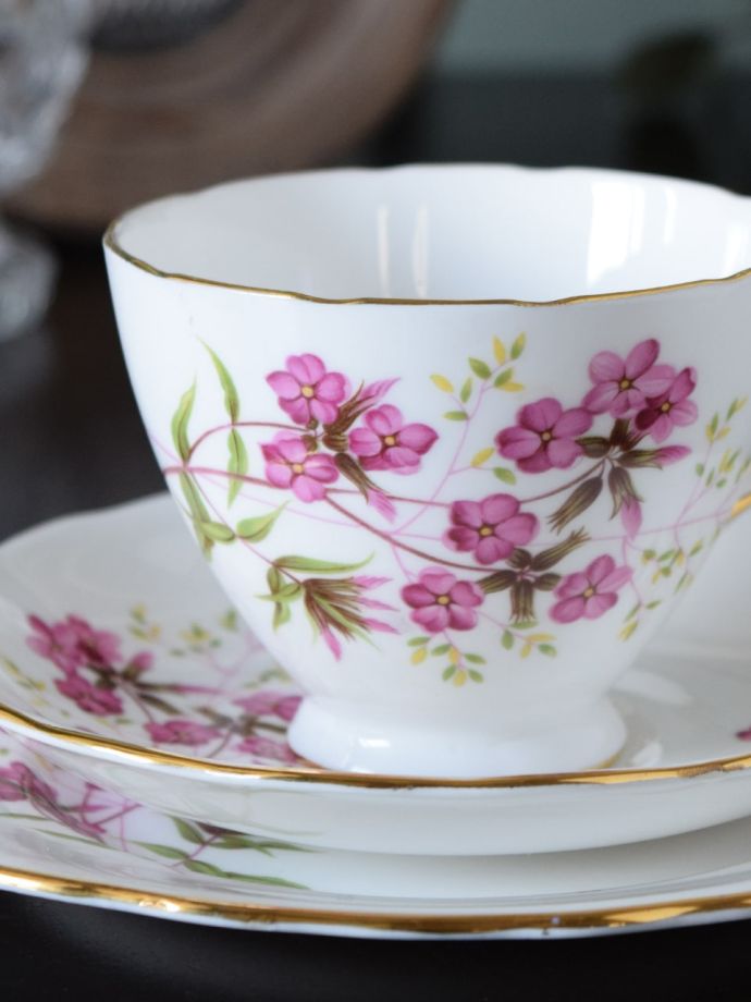 クラウンロイヤルのカップ&ソーサー(トリオ)